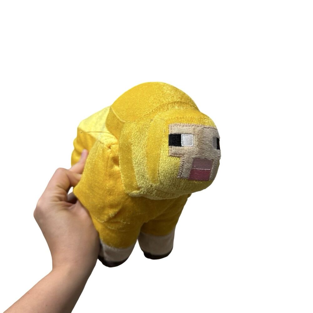 Minecraft - Minecon Live 2019 Exclusive Sheep Plush - Gold - Picture 2 of 7